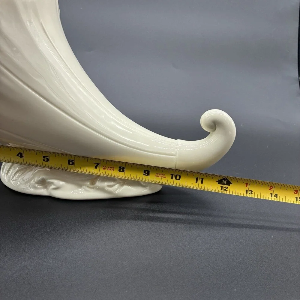 Lenox Cornucopia Ivory Porcelain Centerpiece Thanksgiving Harvest Horn Vase USA